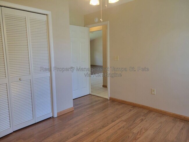 Building Photo - 2024 Sheffield Ct