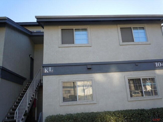 Building Photo - Two Bedroom Condo w/Loft  Sinsheimer Neigh...