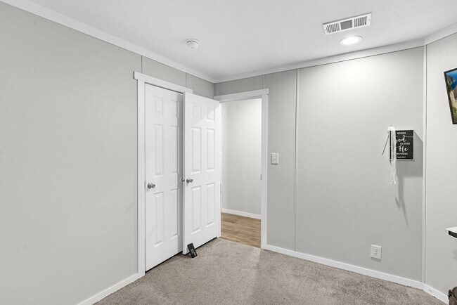 Building Photo - 334 Rd 5252