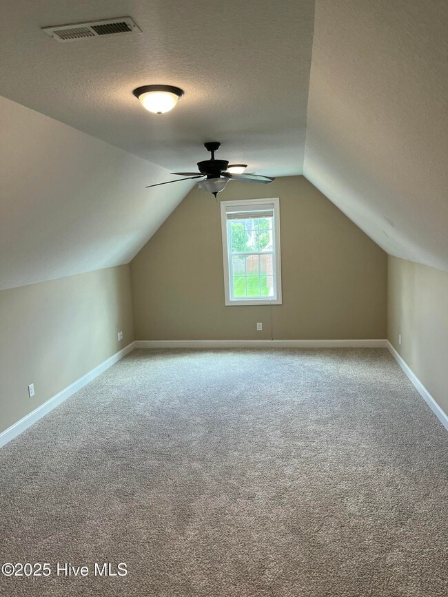 Building Photo - 824 Megan Dr