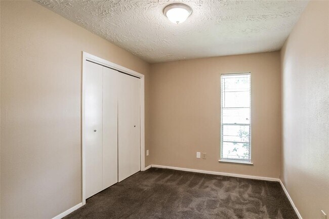Building Photo - 4514 Rosegate Dr