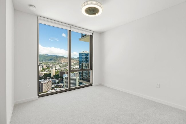 Building Photo - High-Floor Corner 2BR/2BA/2PK | Floor-to-C...
