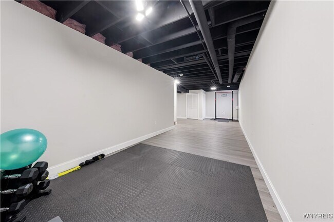 Building Photo - 32 Florence Ln