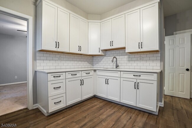 Building Photo - 42 N 21st St