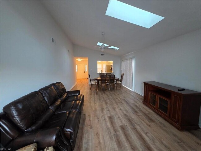 Building Photo - 258 Doyle Way