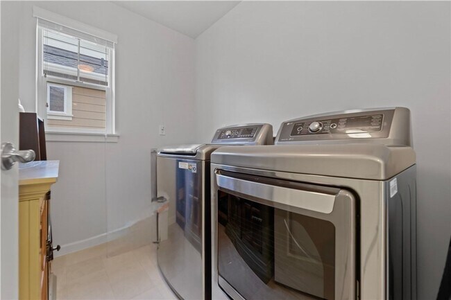 Building Photo - Well-Maintained 3-Bedroom + Loft & A/C in Sought-After Timber Creek