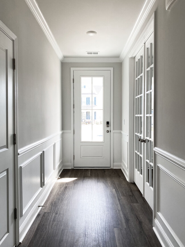 Building Photo - 6015 Forest Dell Ct