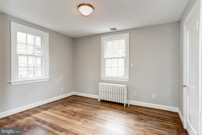 Building Photo - 4350 River Rd NW