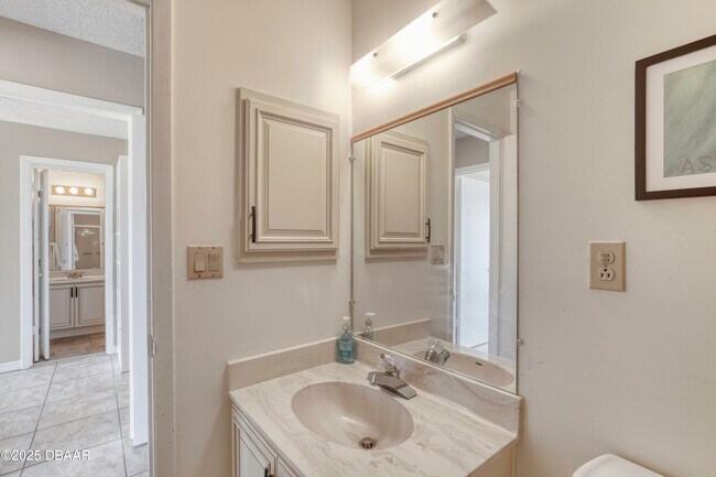 Building Photo - 1601 N Central Ave