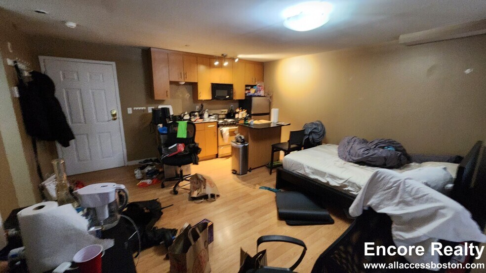 Building Photo - 462 Park Dr