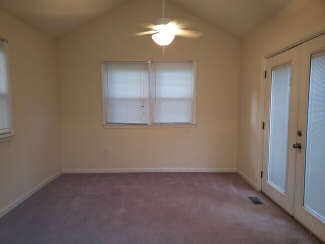 Building Photo - 950 McKimmon Rd