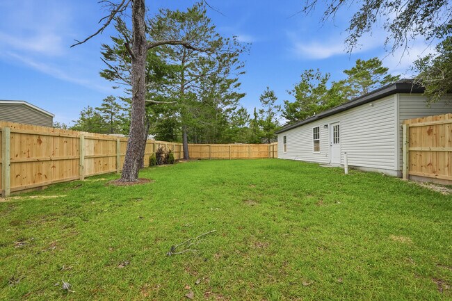 Building Photo - 254 Iris Ln