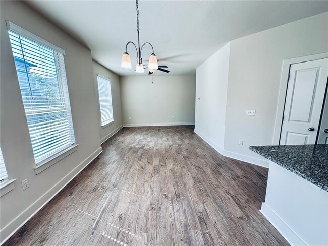 Building Photo - 2216 Creekside Ln