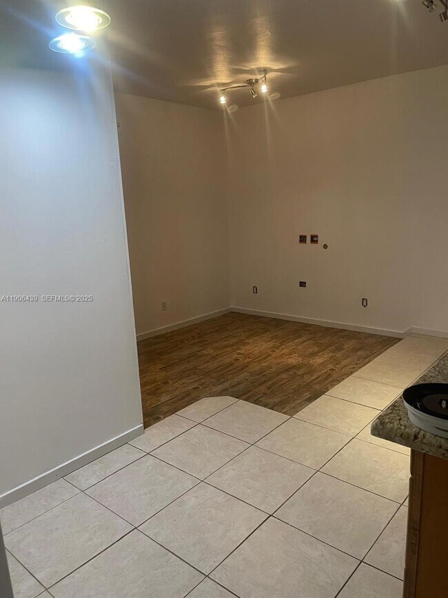 Building Photo - 8635 SW 102nd Ave