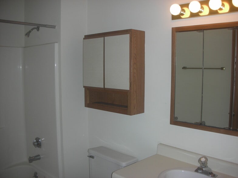 bathroom - 10700 W Grange Ave
