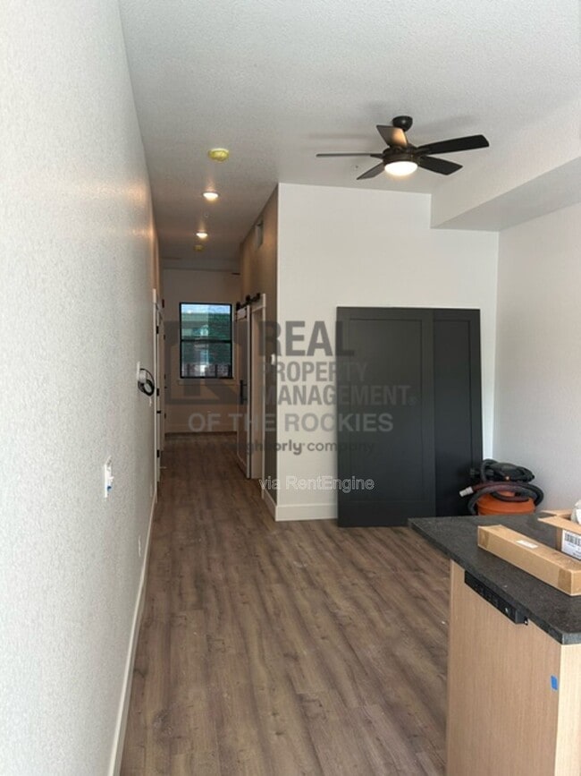 Building Photo - 400 N Garfield Ave