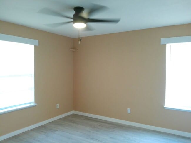 Building Photo - 3617 Crestbrook Ct