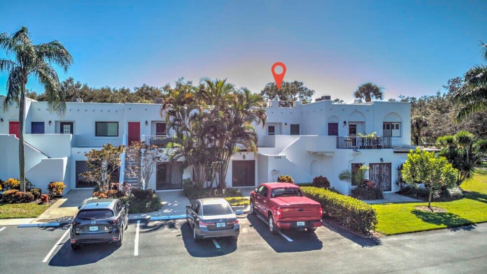 Building Photo - 3304 Europa Dr