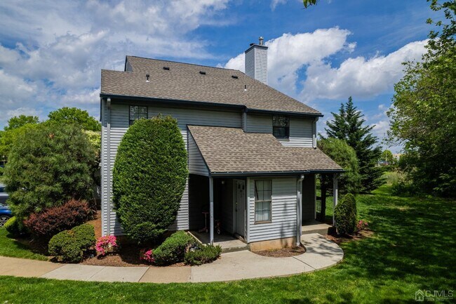 Building Photo - 1612 Woodbridge Commons Way
