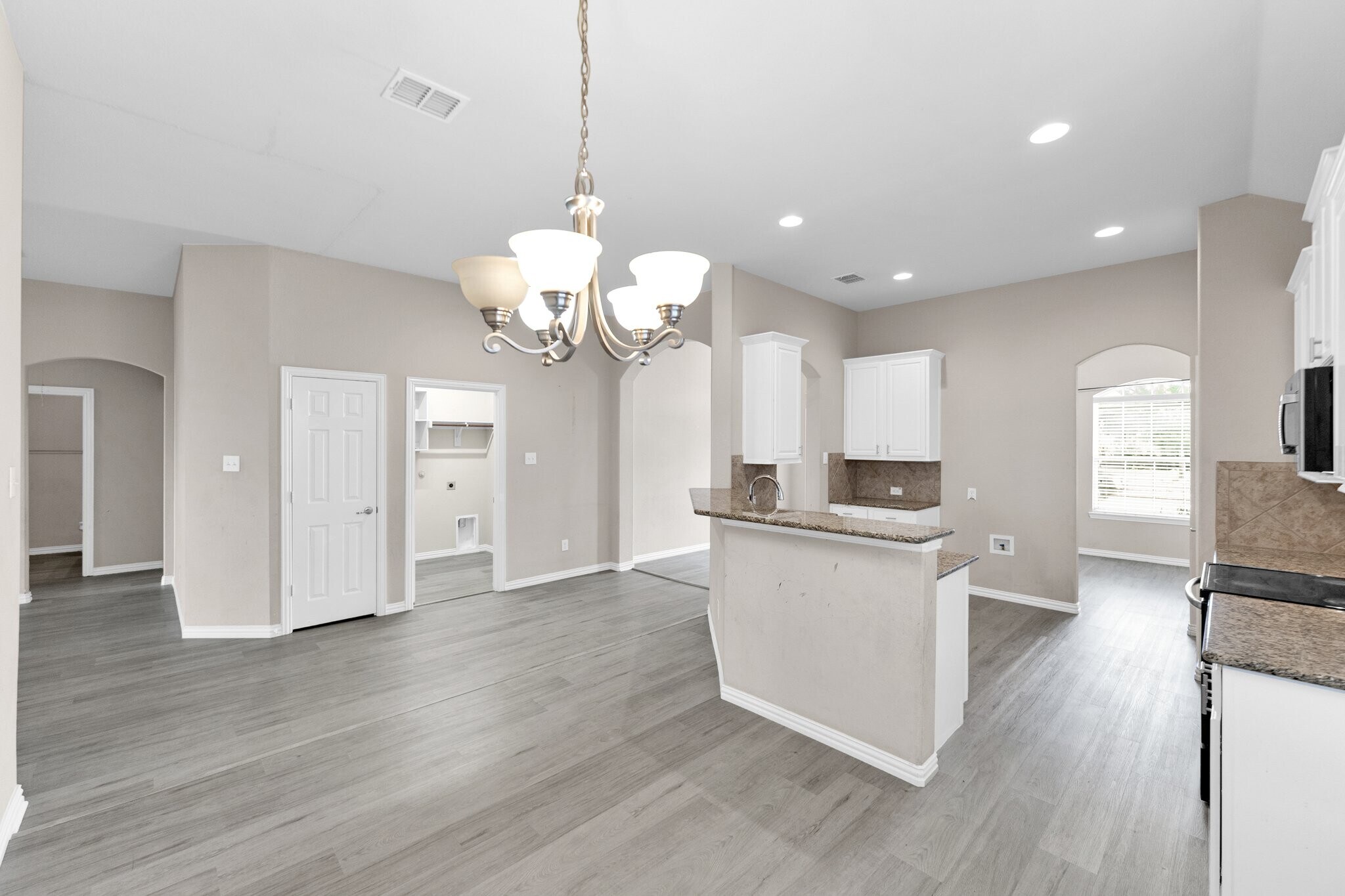 Building Photo - 5760 Sapphire Pool Trail