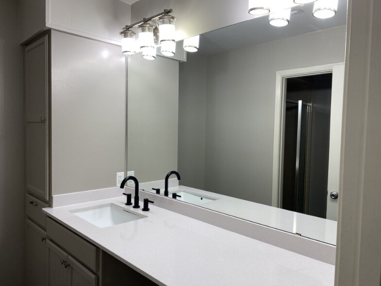 Building Photo - 6408 Belair Dr