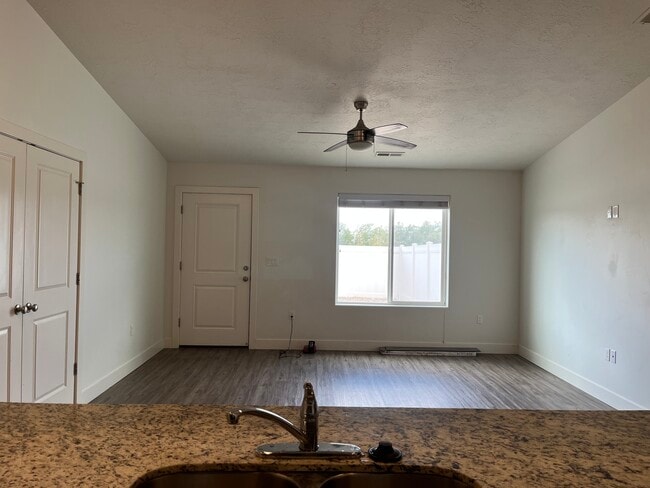 Building Photo - 2155 N 550 W