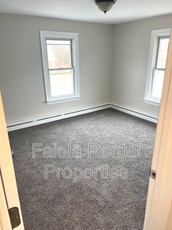 Building Photo - 319 Maurice St