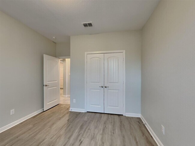 Building Photo - 5BR/4BA | Updated Single Family Home | 2-Car Garage | Gated backyard