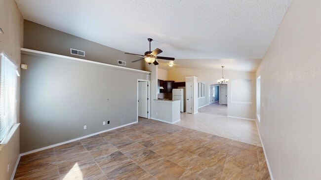 Building Photo - 14336 Desert Sage Dr