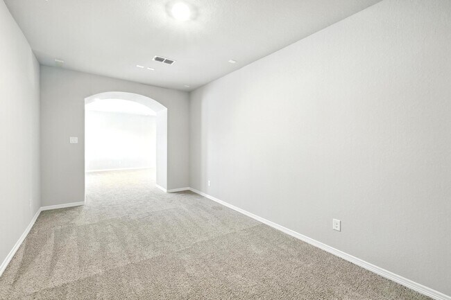 Building Photo - 1610 Rosedale Dr