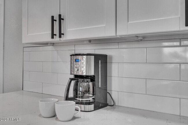 Building Photo - 1207 W 15th St