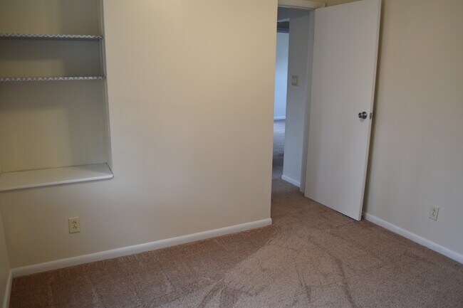 Building Photo - 2648 Fairland St