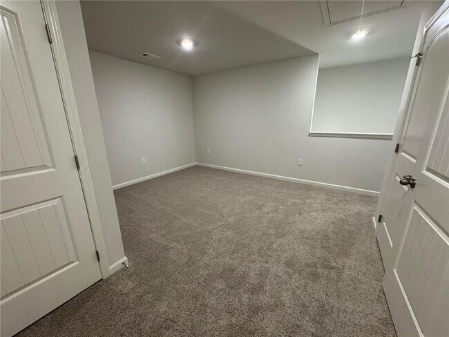 Building Photo - 3031 Greyton Dr