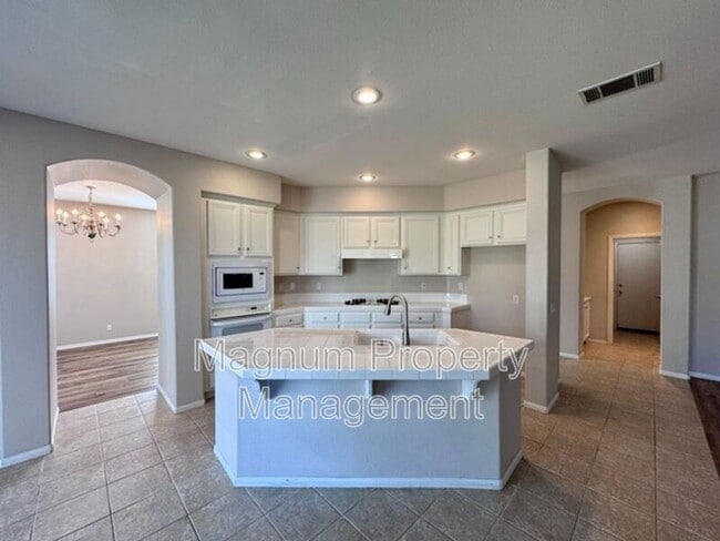 Building Photo - 30906 Crystalaire Dr
