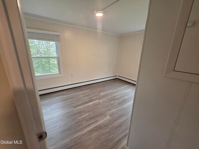 Building Photo - 112 Carriage House Ln