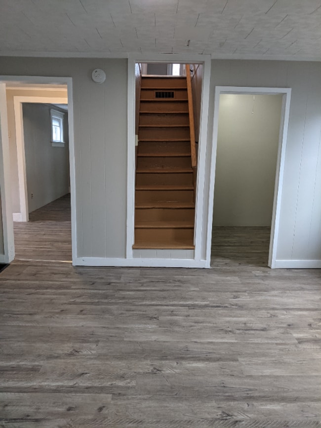 Building Photo - Adorable, Affordable, Available!! Complete Reno!!