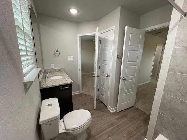 Building Photo - 3 Bedroom, 2.5 Bathroom, Two-story Duplex with a huge back yard in New Braunfels!