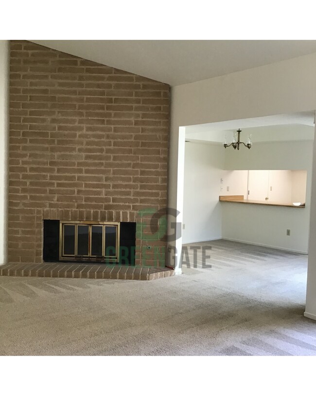 Building Photo - 941 Claremont Ct