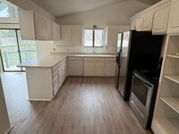 Building Photo - Large Five Bedroom Home, Sandy, 2500 sq ft, New Paint, New carpet, New Flooring