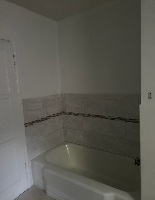 Building Photo - 2119 1/2 S Beverly Glen Blvd