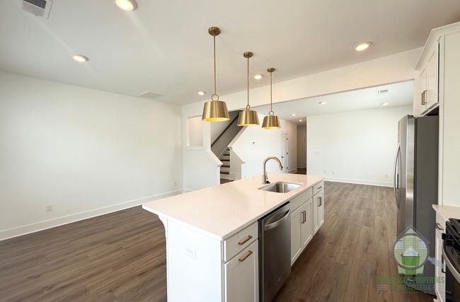 Building Photo - 515 Harebell Wy