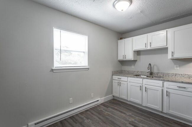 Building Photo - 4409 Delashmitt Rd