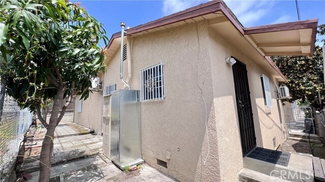 Building Photo - 651 Maltman Ave