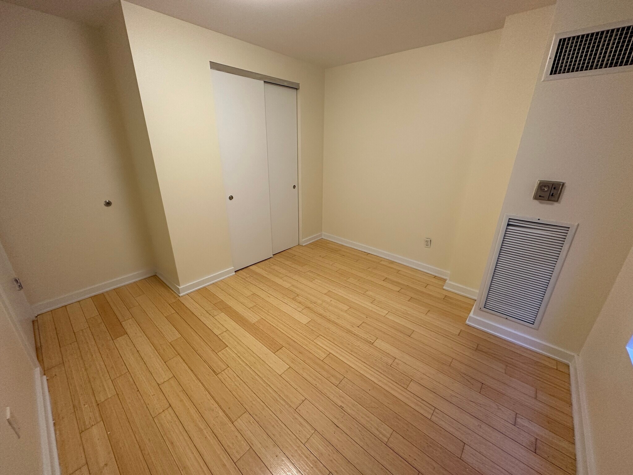 Building Photo - 25 Lagrange St