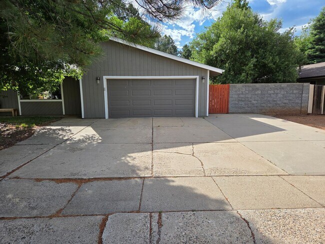 Building Photo - COMING IN SOON! East Flagstaff Home with M...
