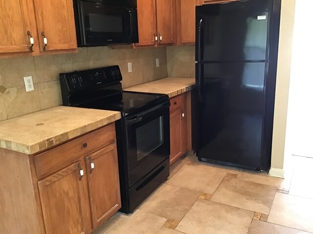 Building Photo - 4441 Waterside Pointe Cir