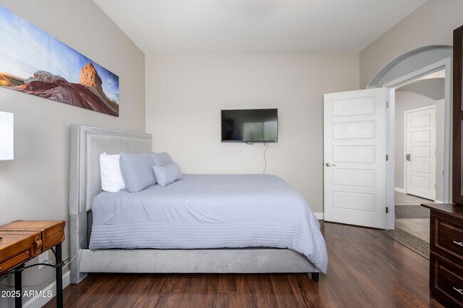 Building Photo - 6608 W Saguaro Park Ln