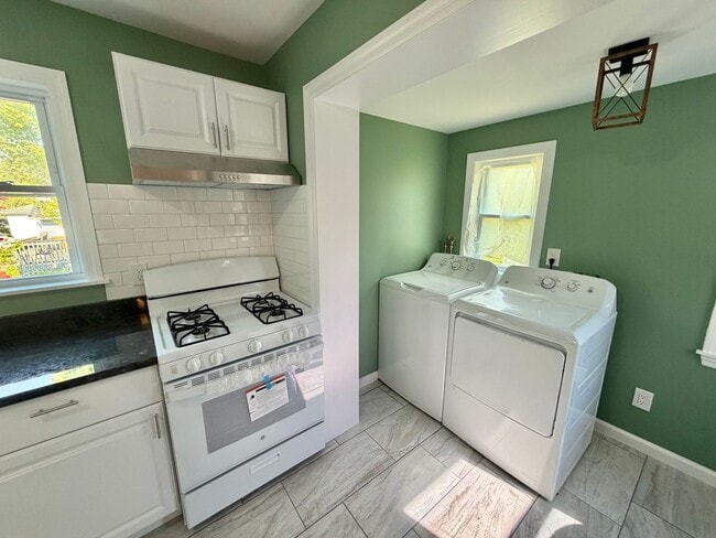 Building Photo - FOR RENT: Charming Remodeled Arts & Crafts Home in Monticello