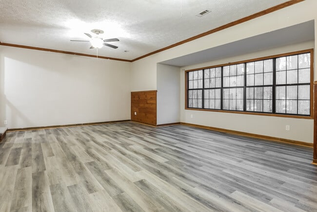 Building Photo - 103 Springvalley Cir
