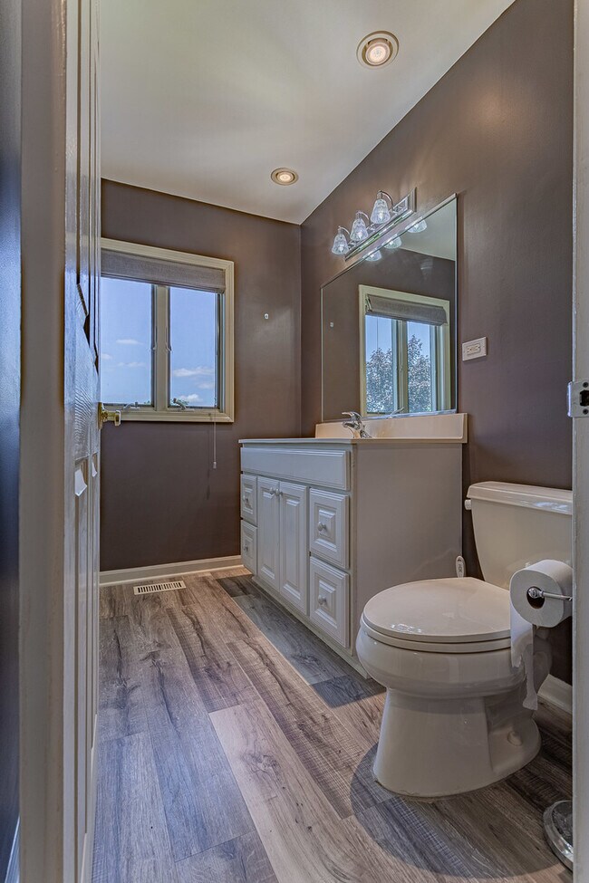 Building Photo - 620 Lamorak Dr